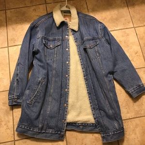 NWT women’s long Sherpa Levi’s jacket